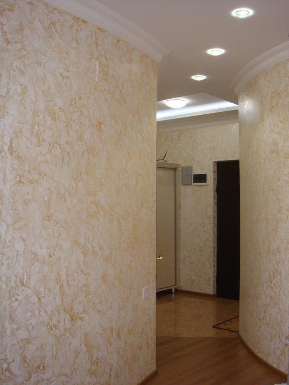 Nino Apartment On Pirosmani Batumi Room photo